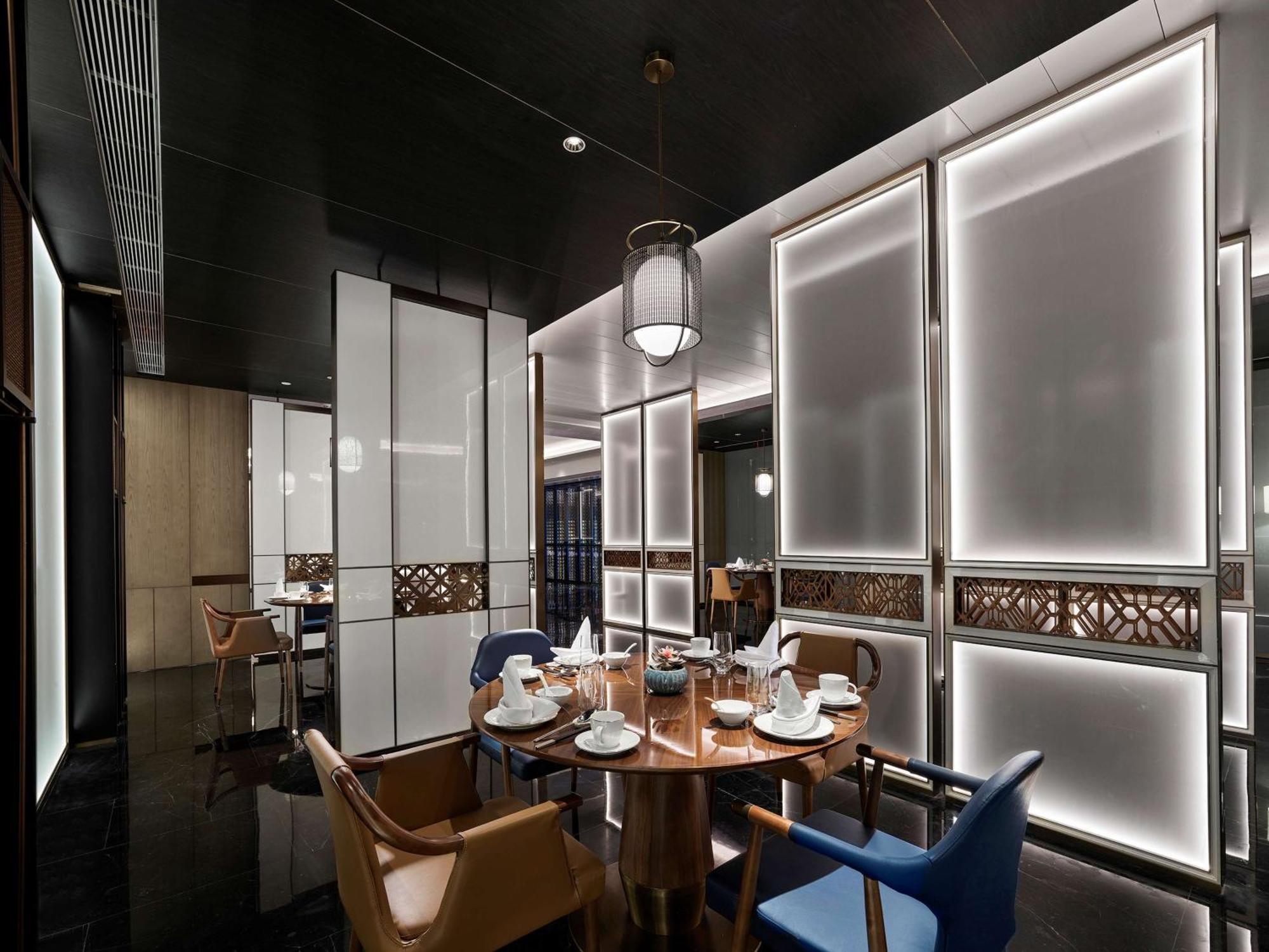 Hilton Jiaxing Hotel Exterior photo
